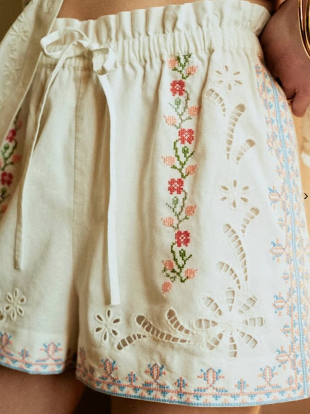 Sezane Math Short Placed Pastel Embroidery Womens Size 4 NWT - Picture 1 of 9